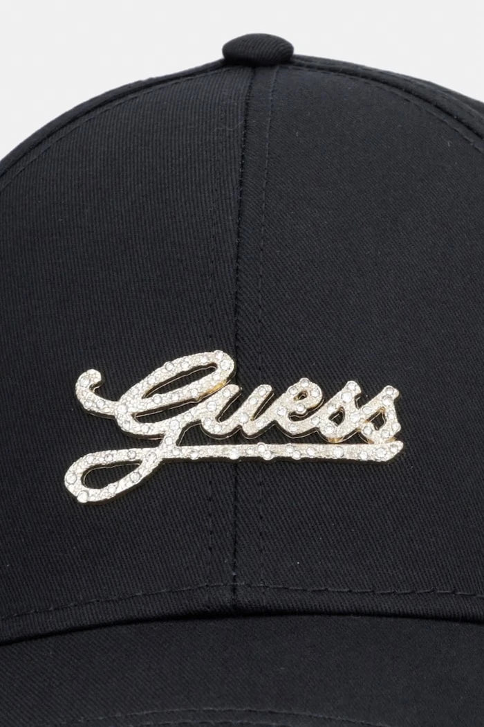 Шапка с козирка Guess