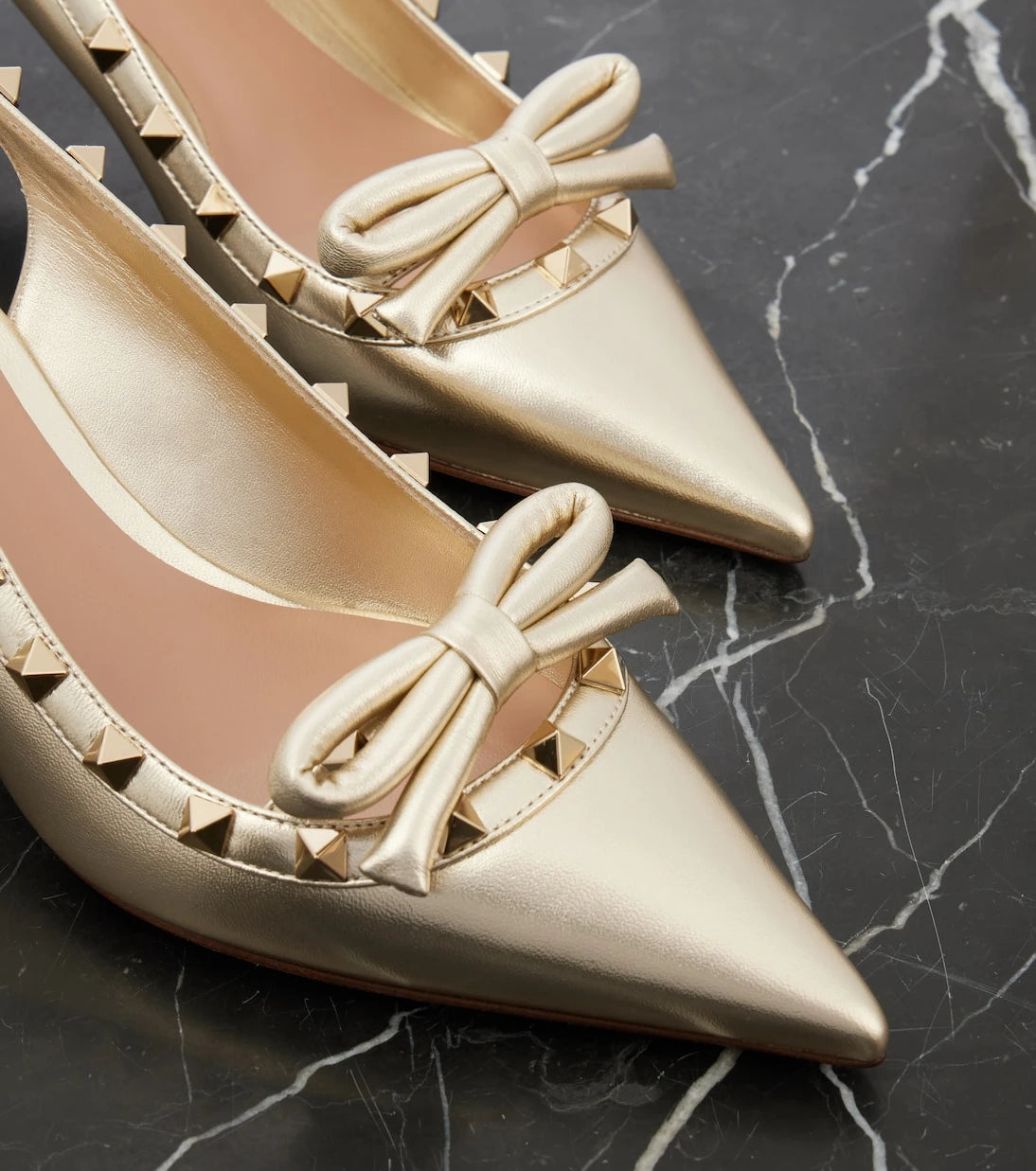 Valentino Garavani - Rockstud Bow leather slingback pumps