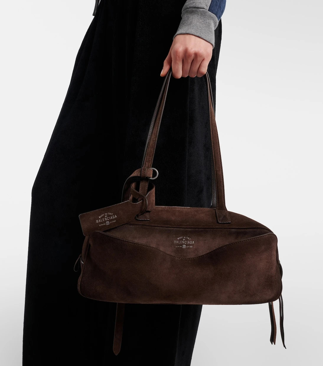 Balenciaga - حقيبة كتف Carrie Small من الجلد السويدي