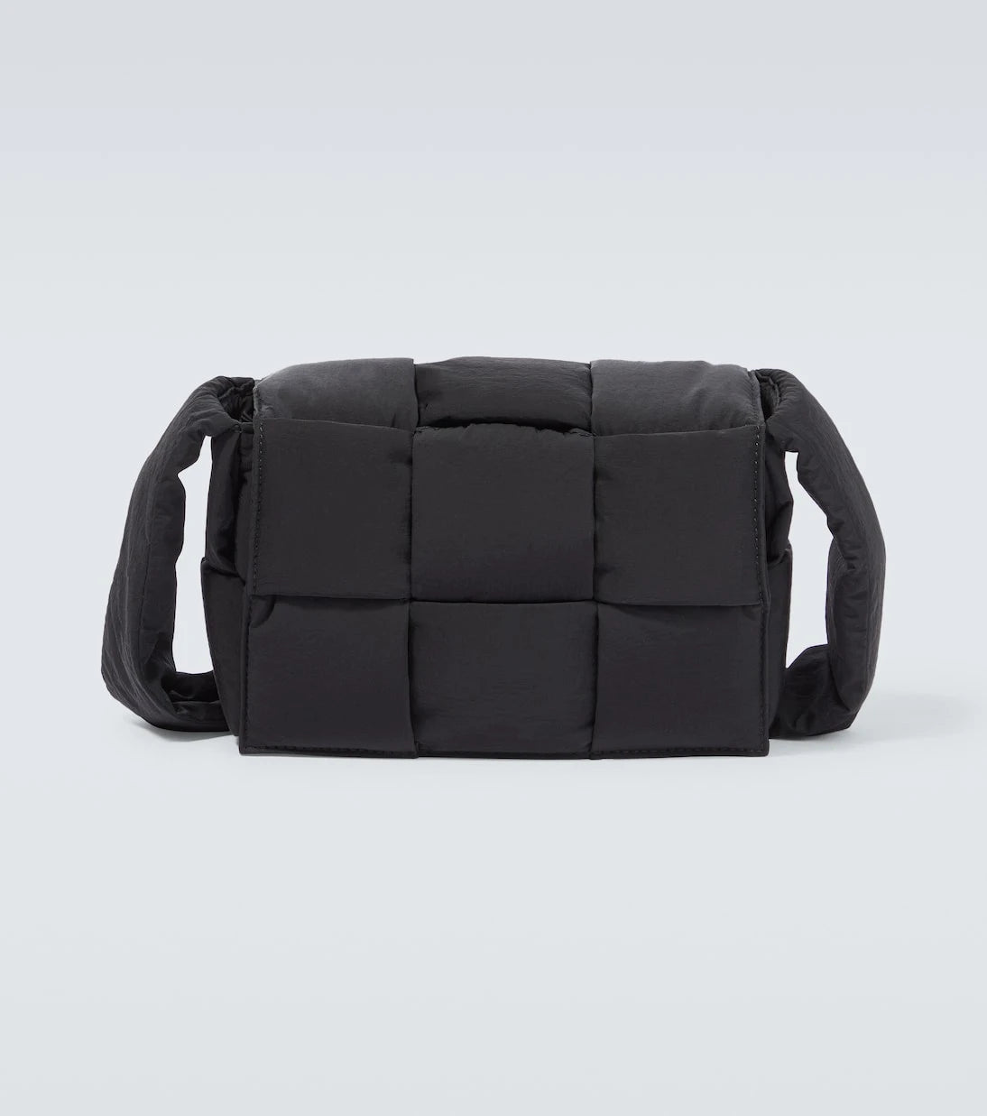 Bottega Veneta - حقيبة كتف صغيرة مبطنة بتصميم كاسيت من تيك