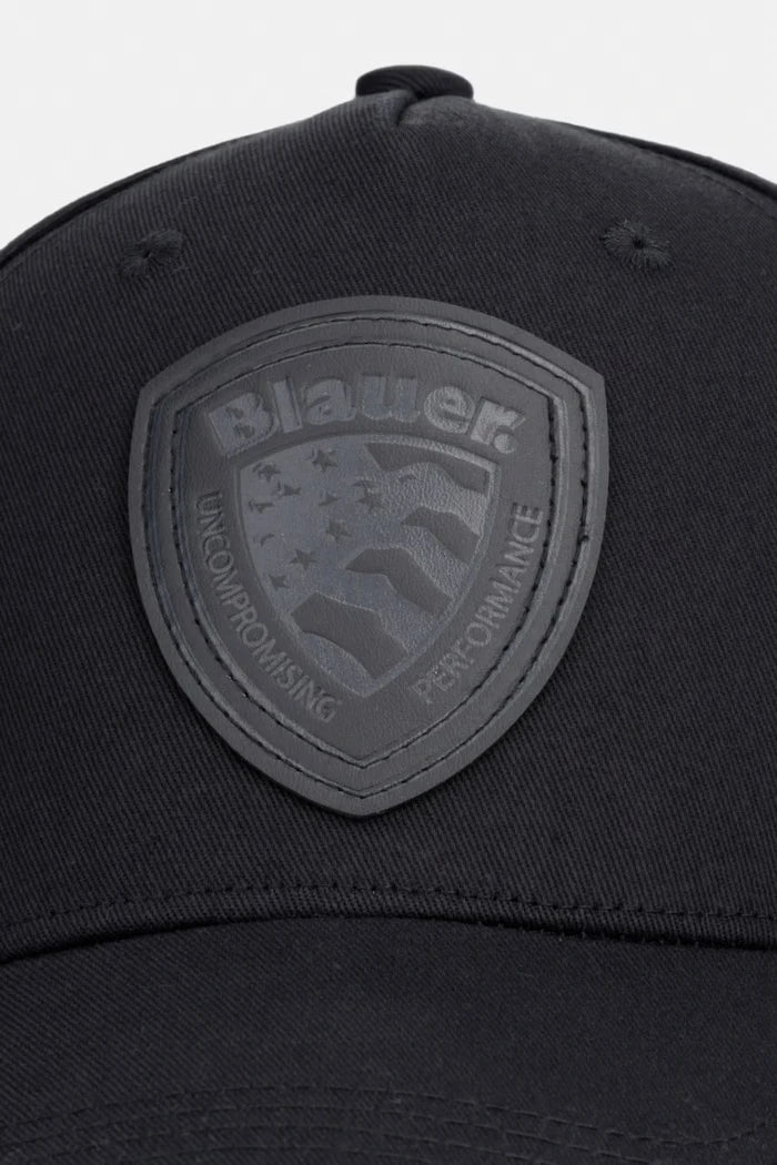 Памучна шапка с козирка Blauer KNIGHT