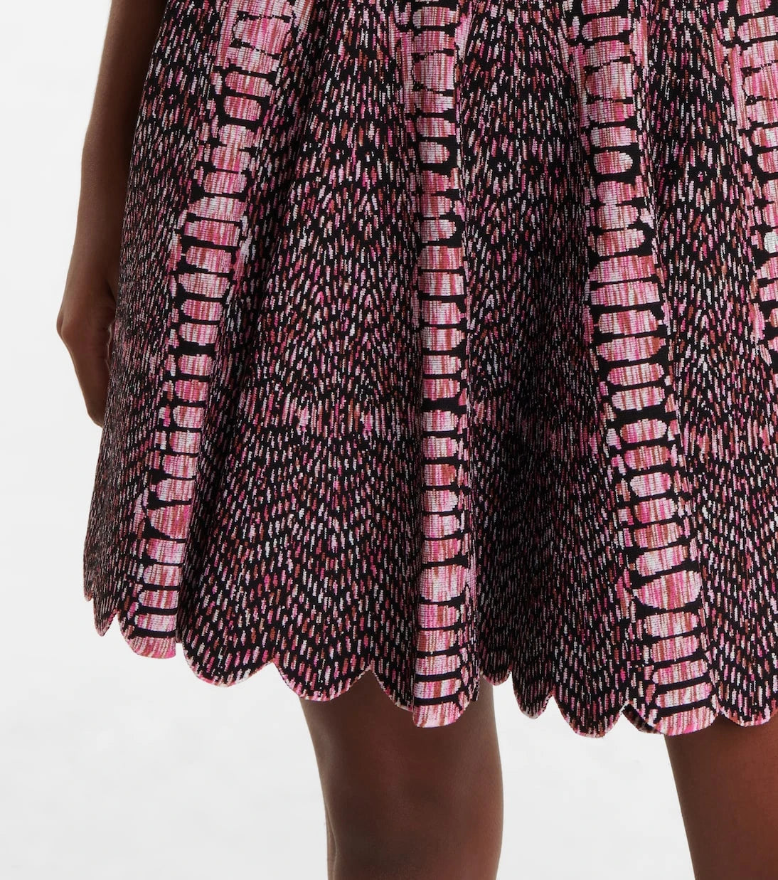 Alaïa - فستان قصير بنقشة الجاكار