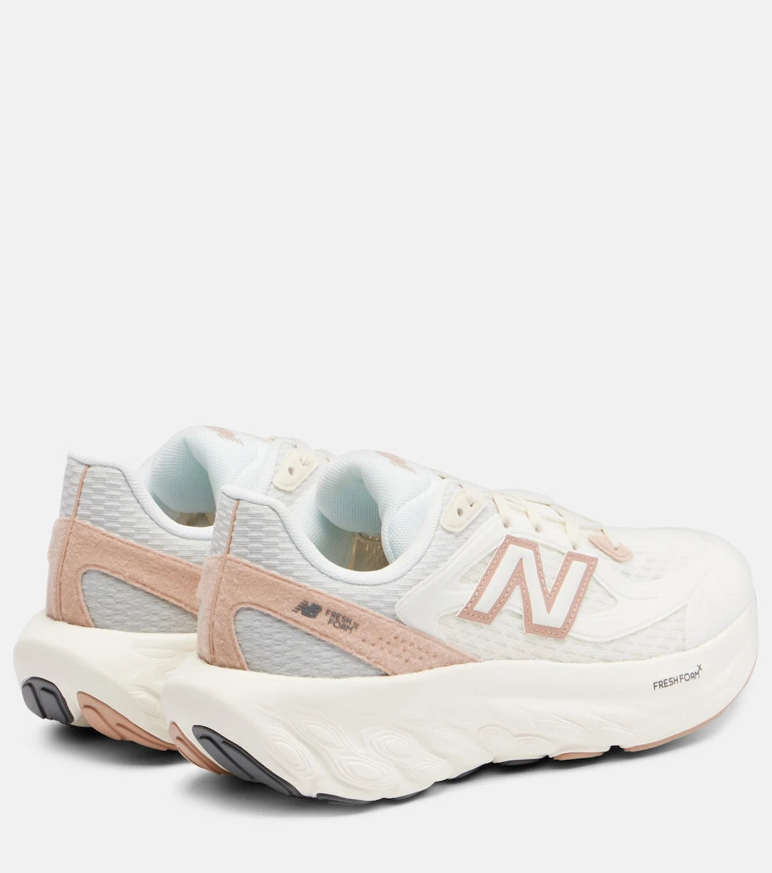 New Balance - أحذية فريش فوم الرياضية