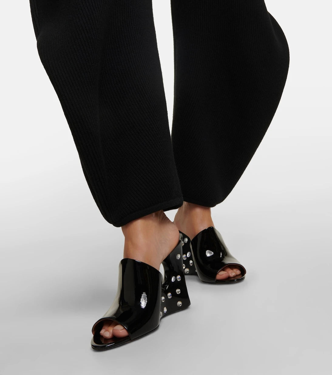 Alaïa - La Sculpture embellished patent leather mules