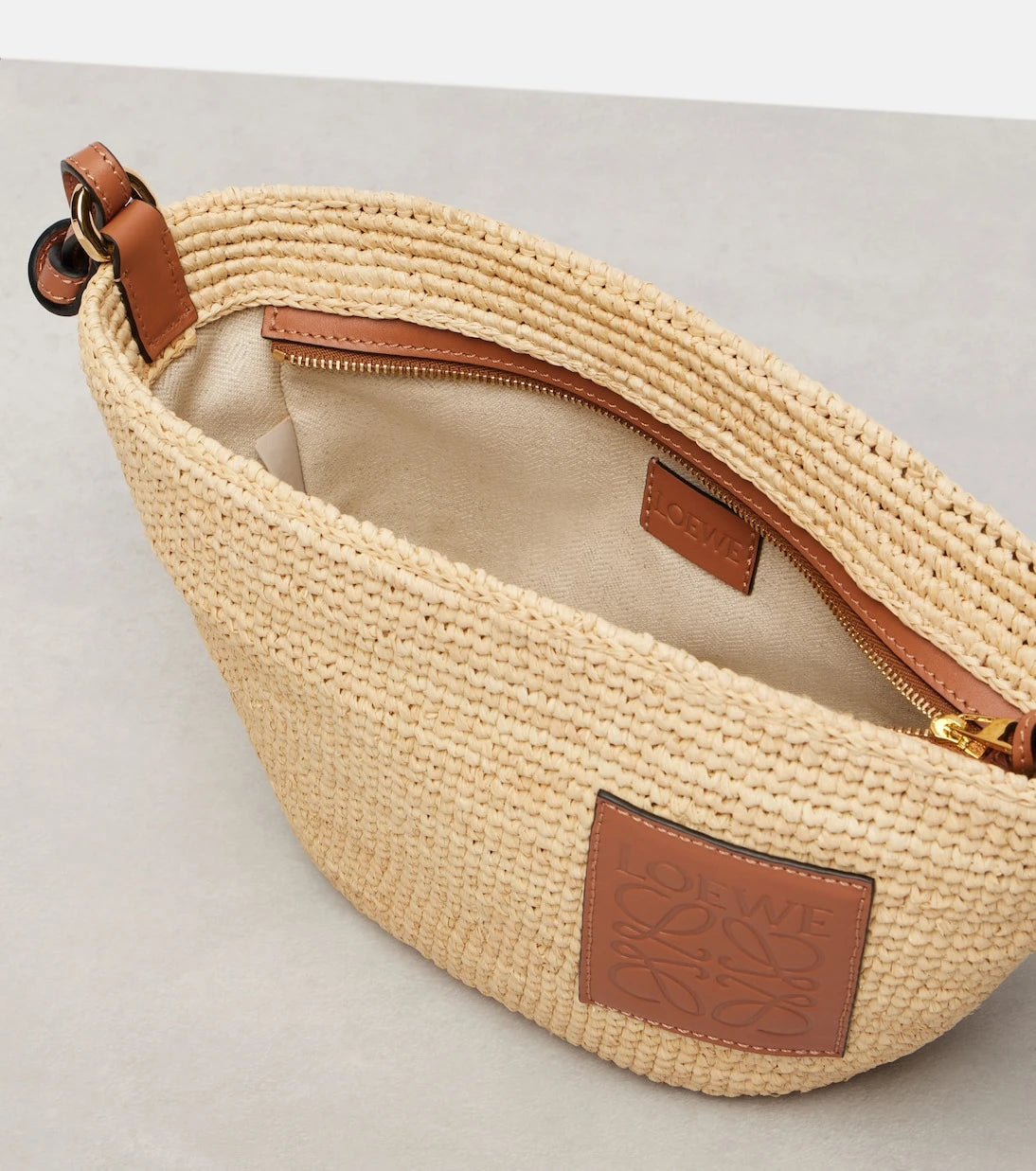 Loewe - حقيبة كتف مشقوقة Paula’s Ibiza