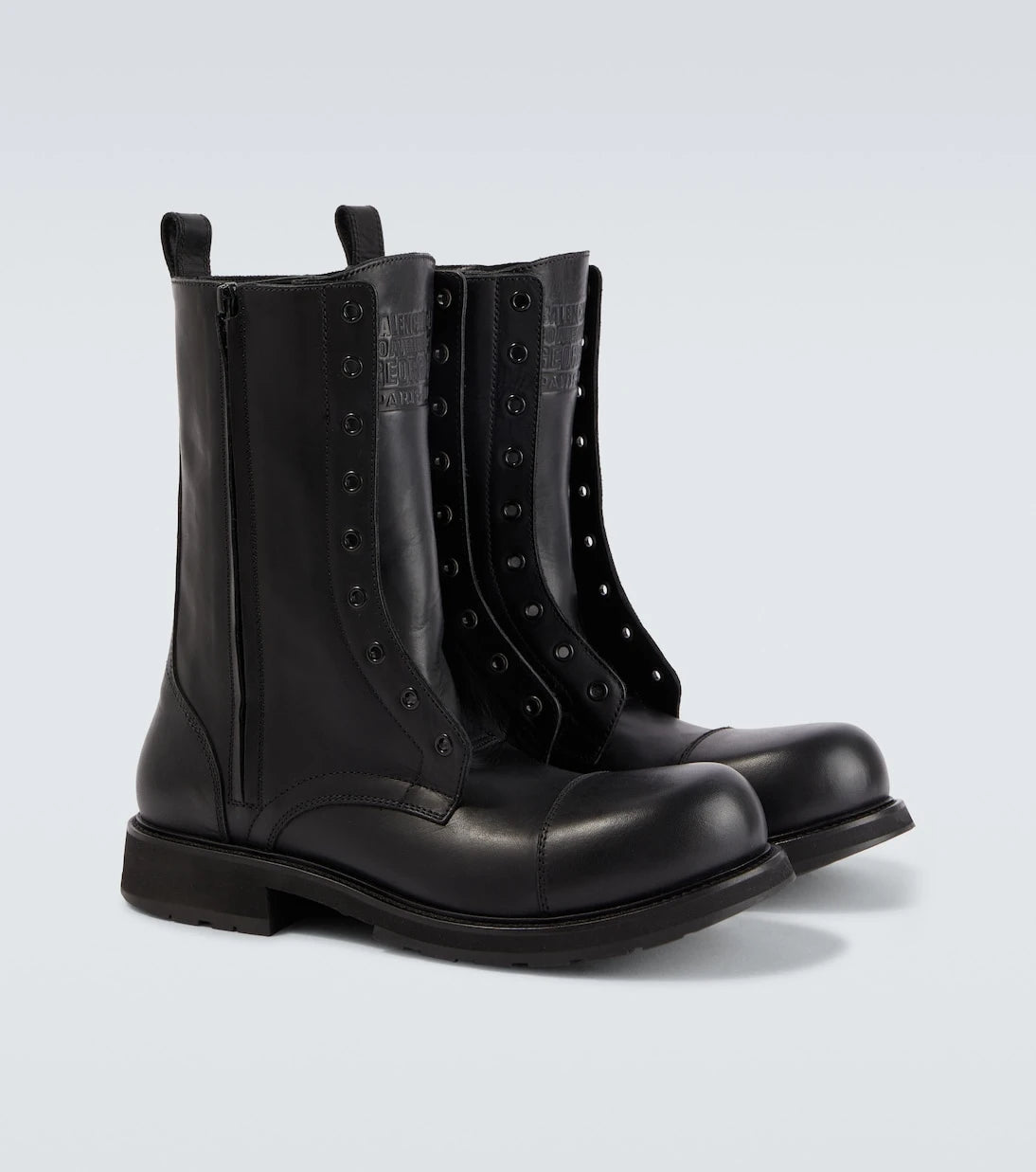 Balenciaga - حذاء قتالي Truck من الجلد