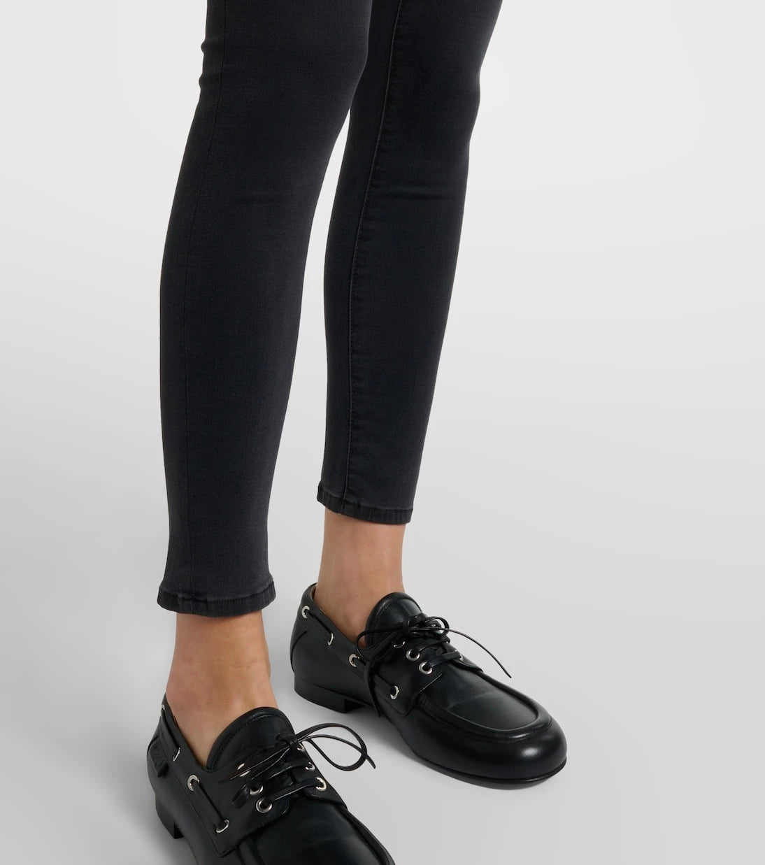 AG Jeans - بنطلون جينز سكيني بقصة منخفضة الخصر