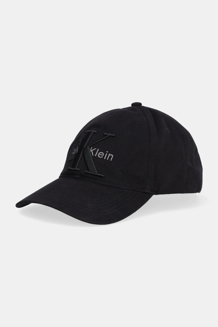Памучна шапка с козирка Calvin Klein