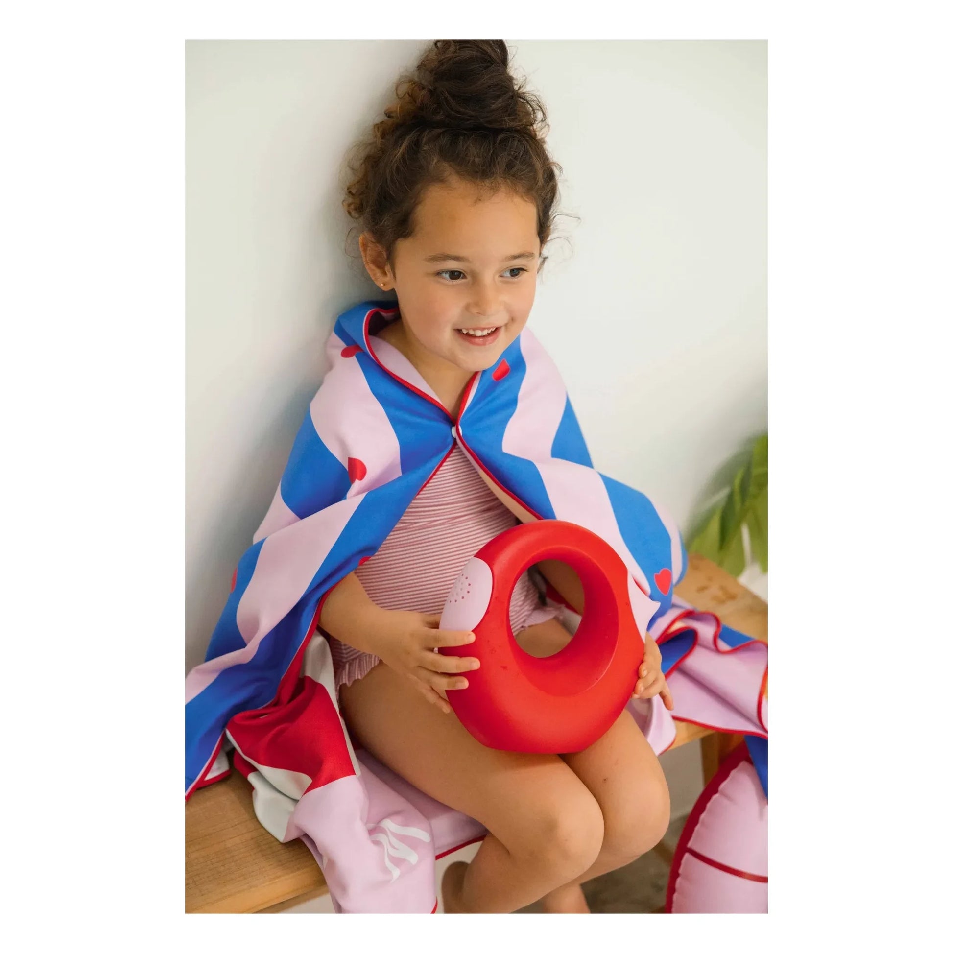 Quut - Phare Cœurs microfiber beach towel | Pink
