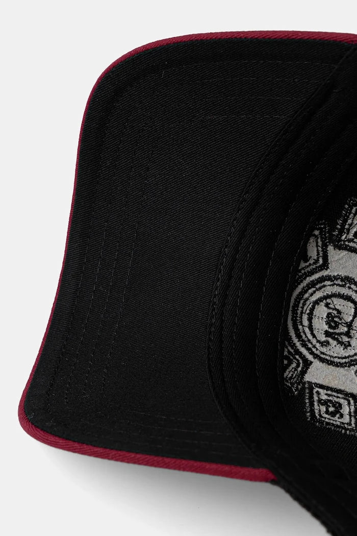 Шапка с козирка Von Dutch