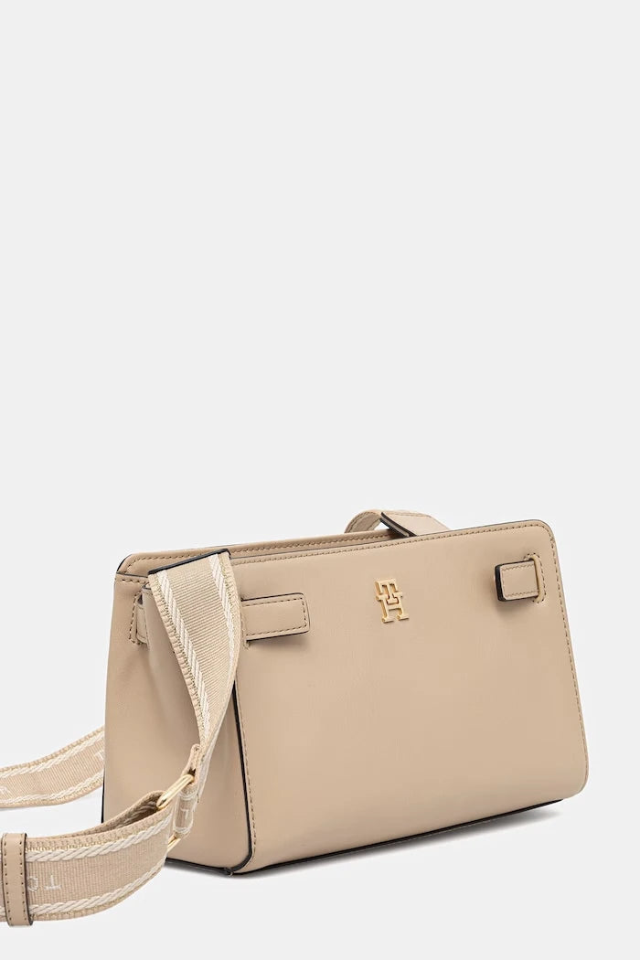 Tommy Hilfiger kadın crossbody çanta
