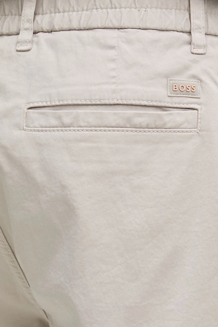 BOSS Orange pamuk ve elastan karışımlı erkek chino şort