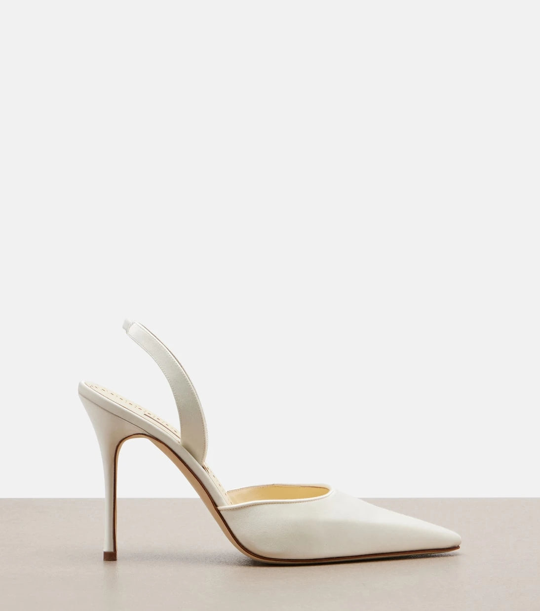 Manolo Blahnik - Borelapla satin slingback pumps