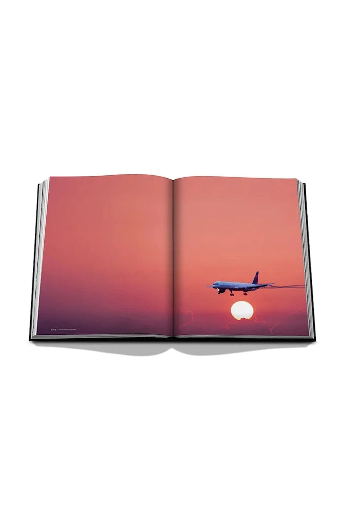 Книга Assouline Delta: 100 Years & Climbing by Mark Ellwood, English