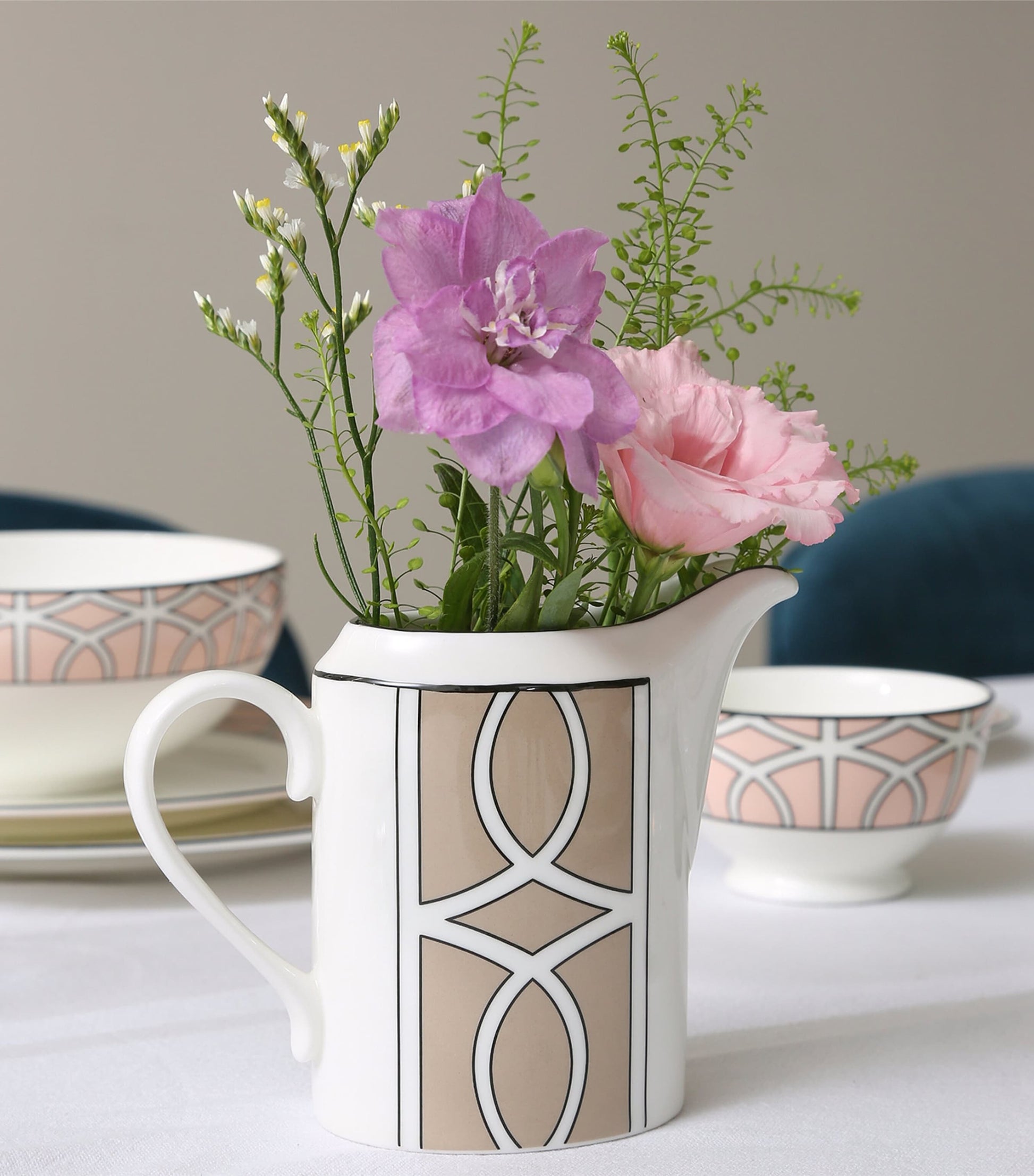 O.W.London Loop Milk Jug