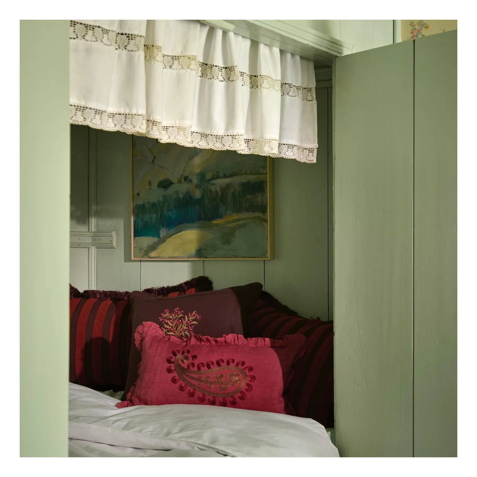Palais - Jackie cushion cover | Chocolate