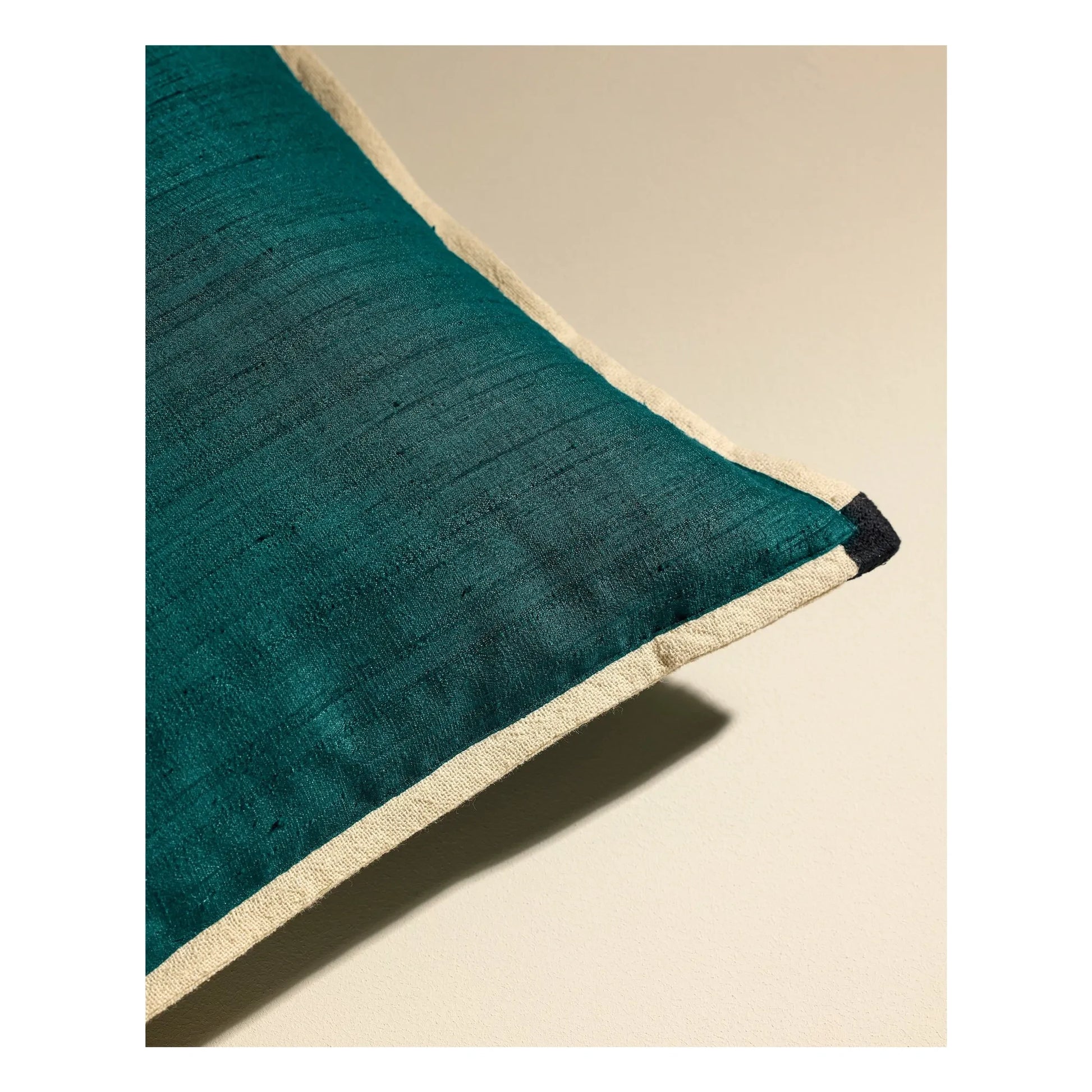 Maison Sarah Lavoine - Séquence silk cushion | Thé de Chine