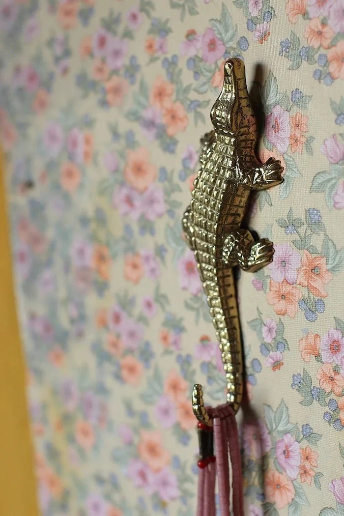 Закачалка за стена Doing Goods Chewy Crocodile Hook L