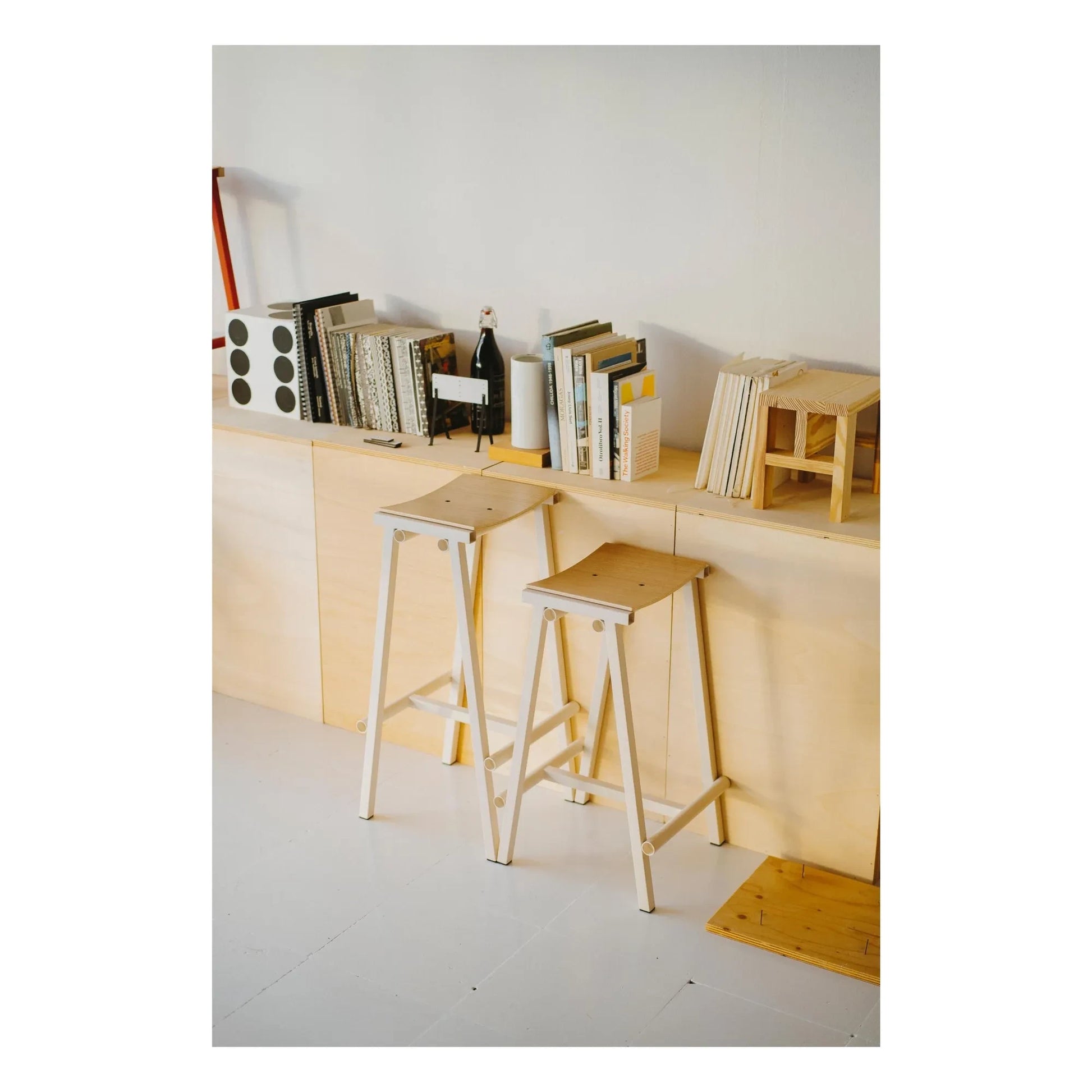 Hay - High stool 65 cm Taburete 8 | Ivory