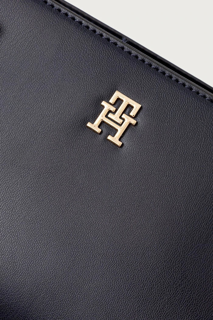 Tommy Hilfiger imitasyon deri kadın crossbody çanta