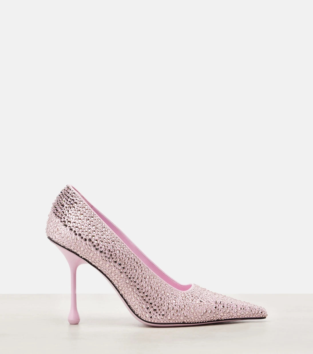 Jimmy Choo - حذاء إكسيا 95 من الساتان المزين