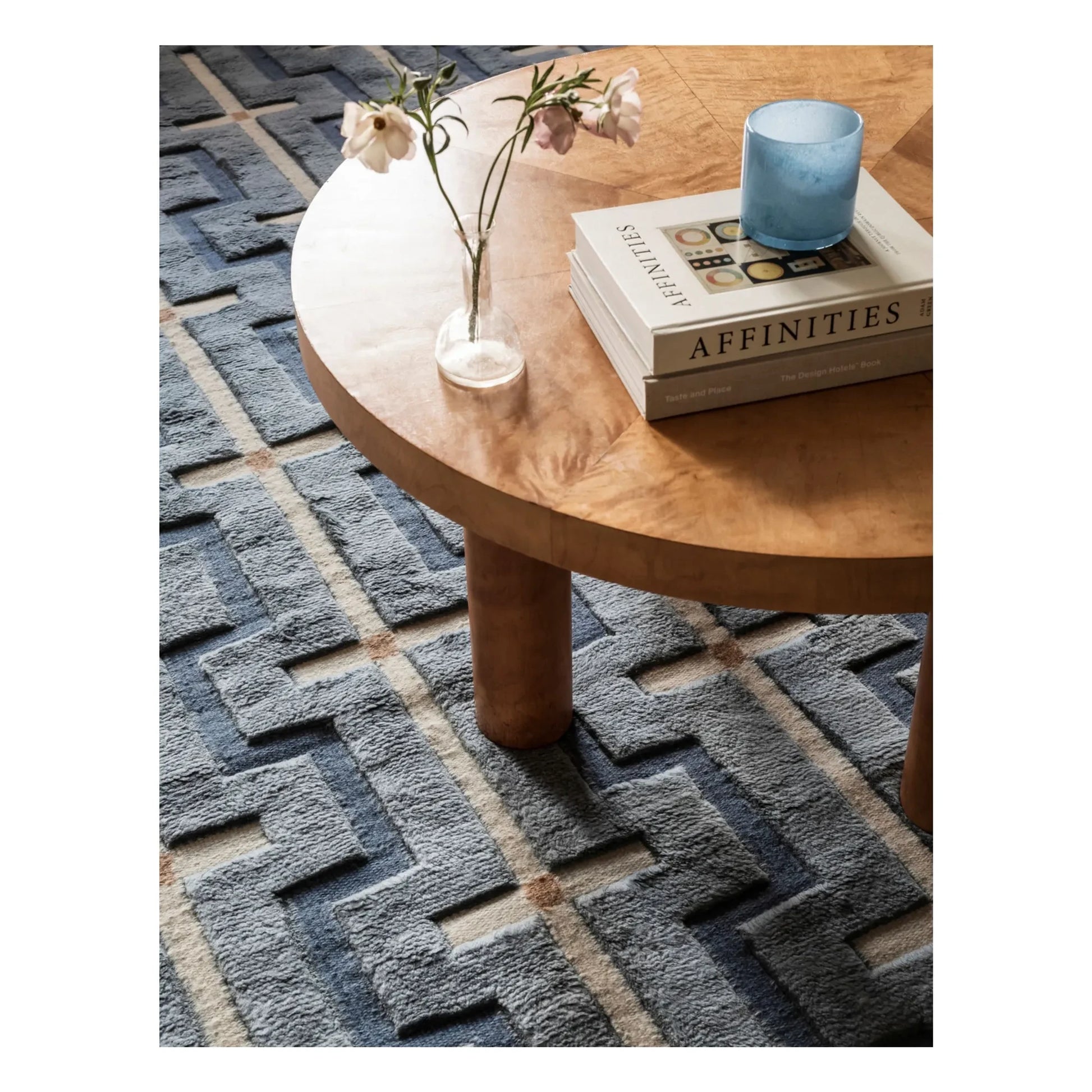 Layered - Johanna wool rug  | Light blue