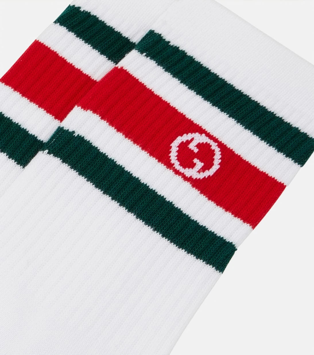 Gucci - جوارب قطنية بنمط Interlocking G