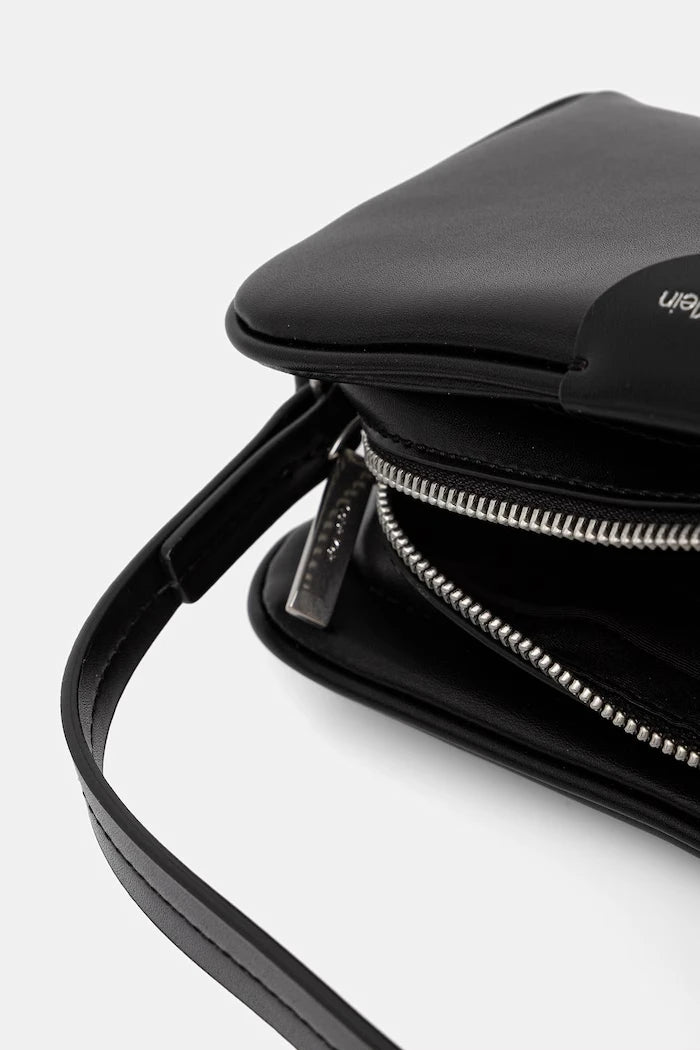 Calvin Klein Kadın Crossbody Çanta