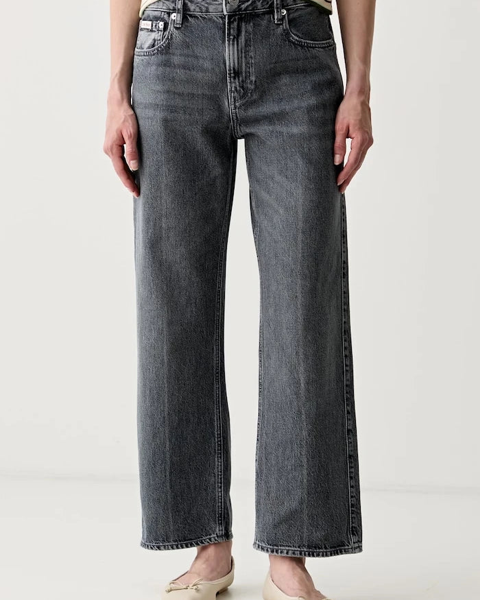 Calvin Klein Jeans kadın düz paça jean