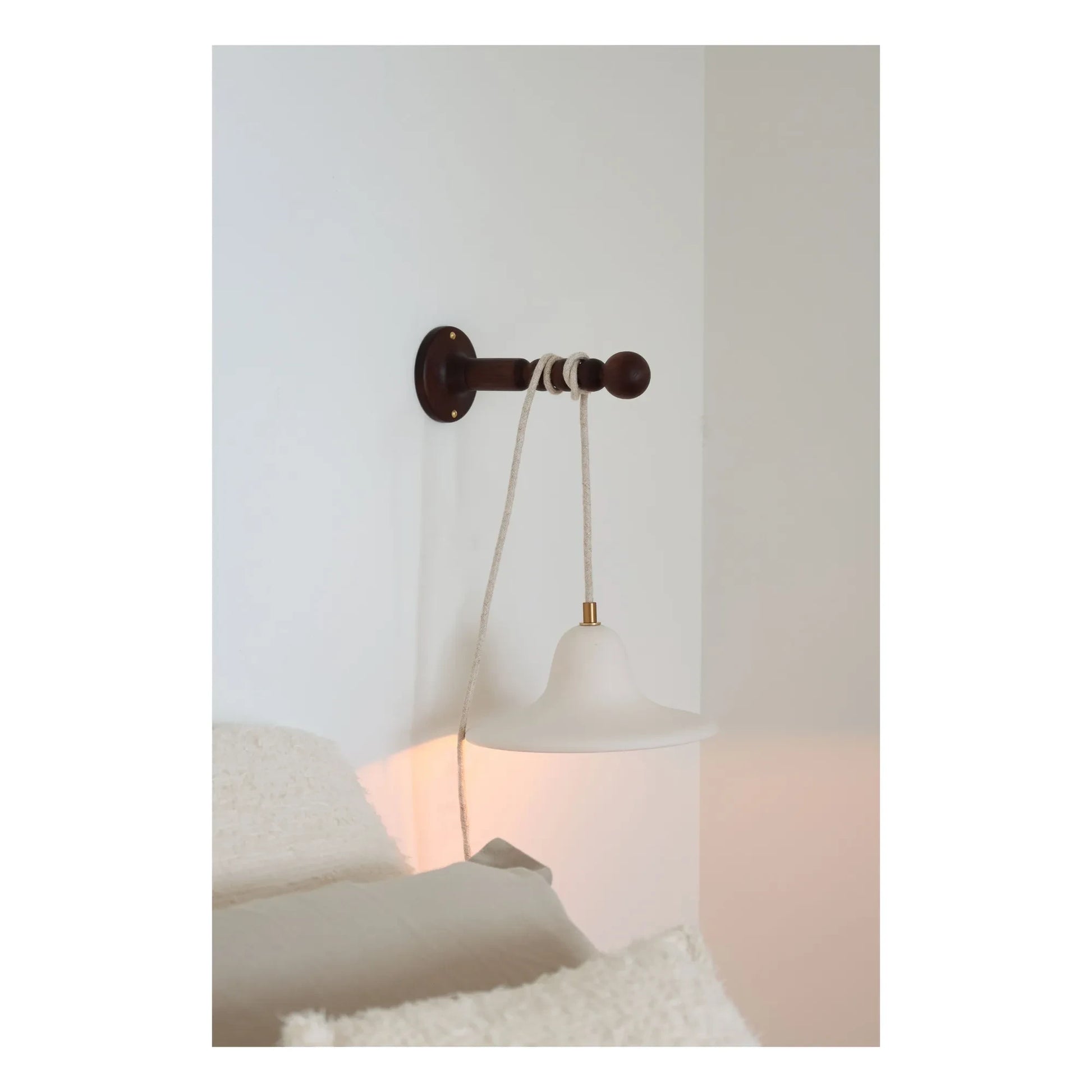 Masamé - Gigaro raw ceramic hand wand | Warm White