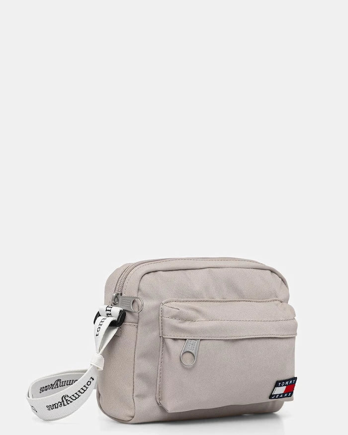 Tommy Jeans küçük kadın çantası