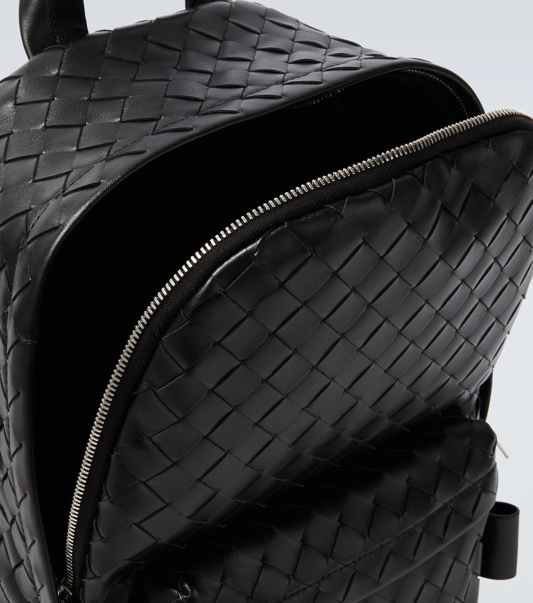 Bottega Veneta - حقيبة ظهر جلد إنترتشاتو