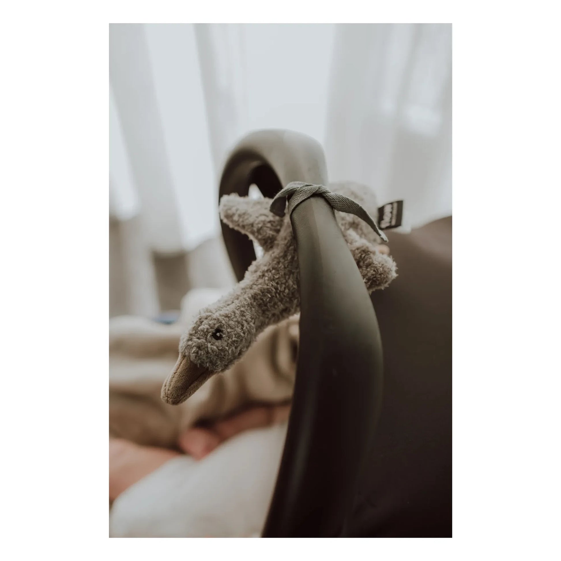 Flow - Liva white noise nomad plush | Grey