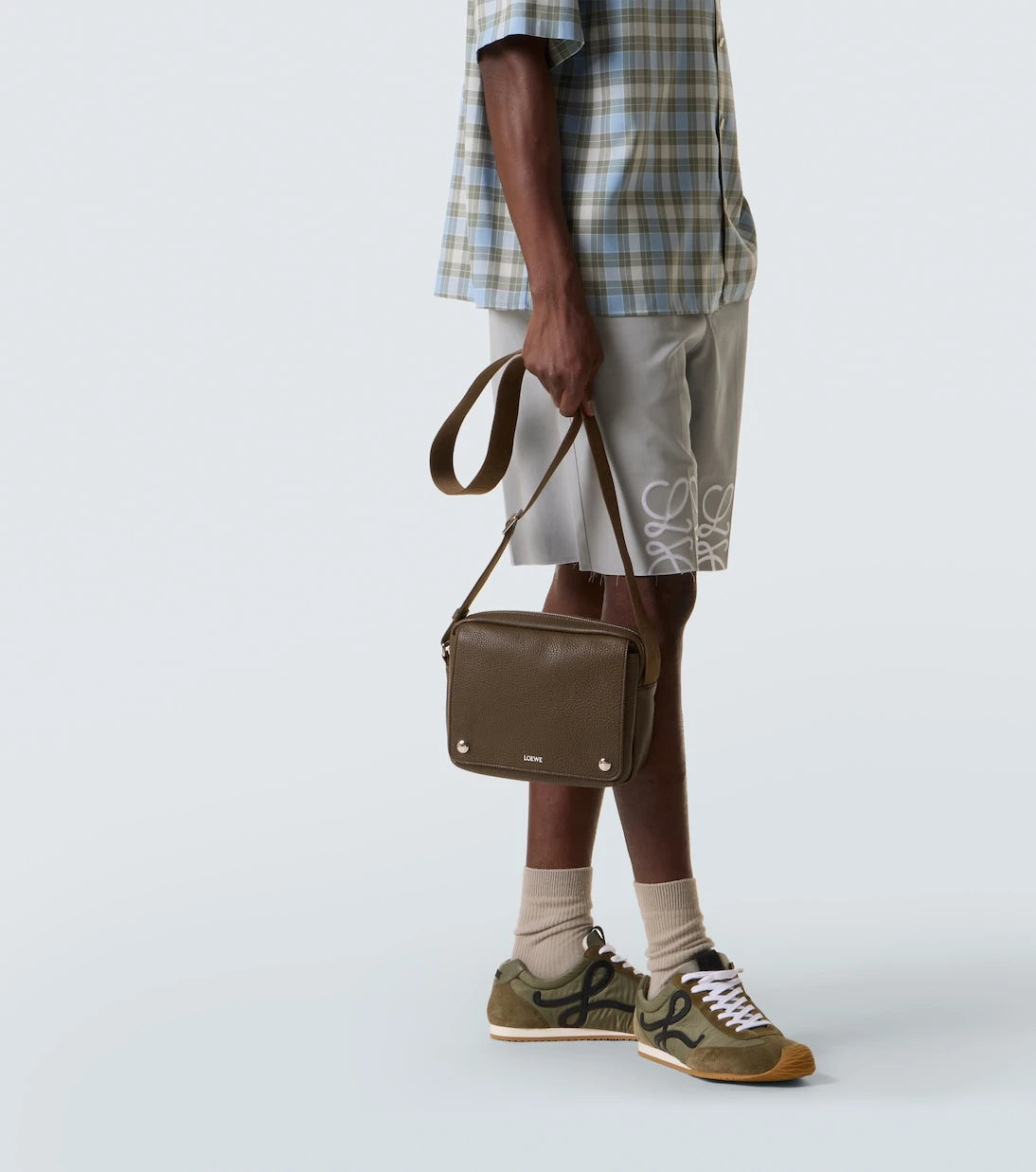 Loewe - Pebble Medium leather messenger bag