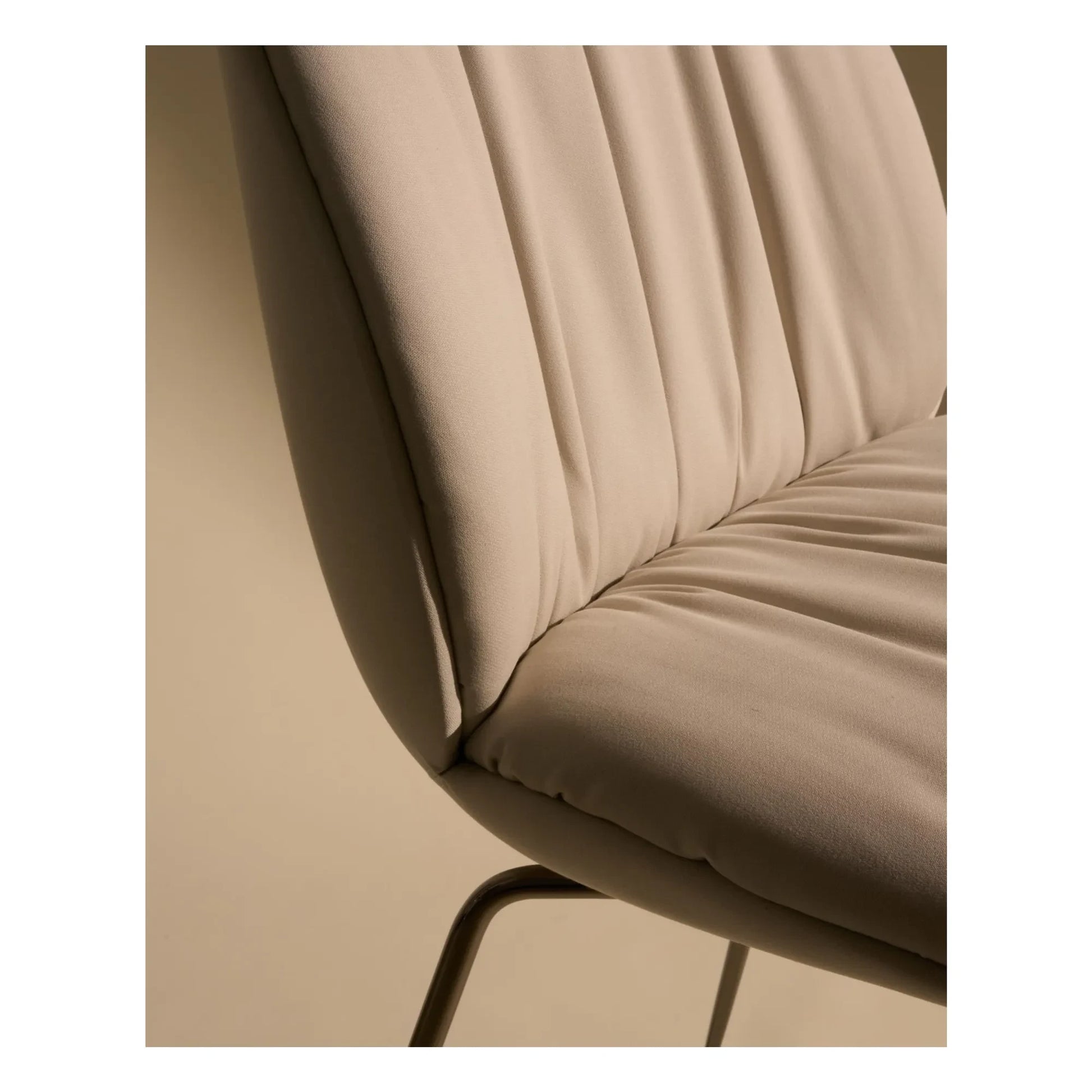 Gubi - Beetle Soft chair, Gamfratesi | Beige