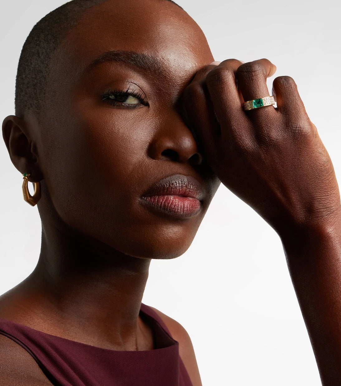 Anita Ko - 18kt gold ring with emerald and diamonds