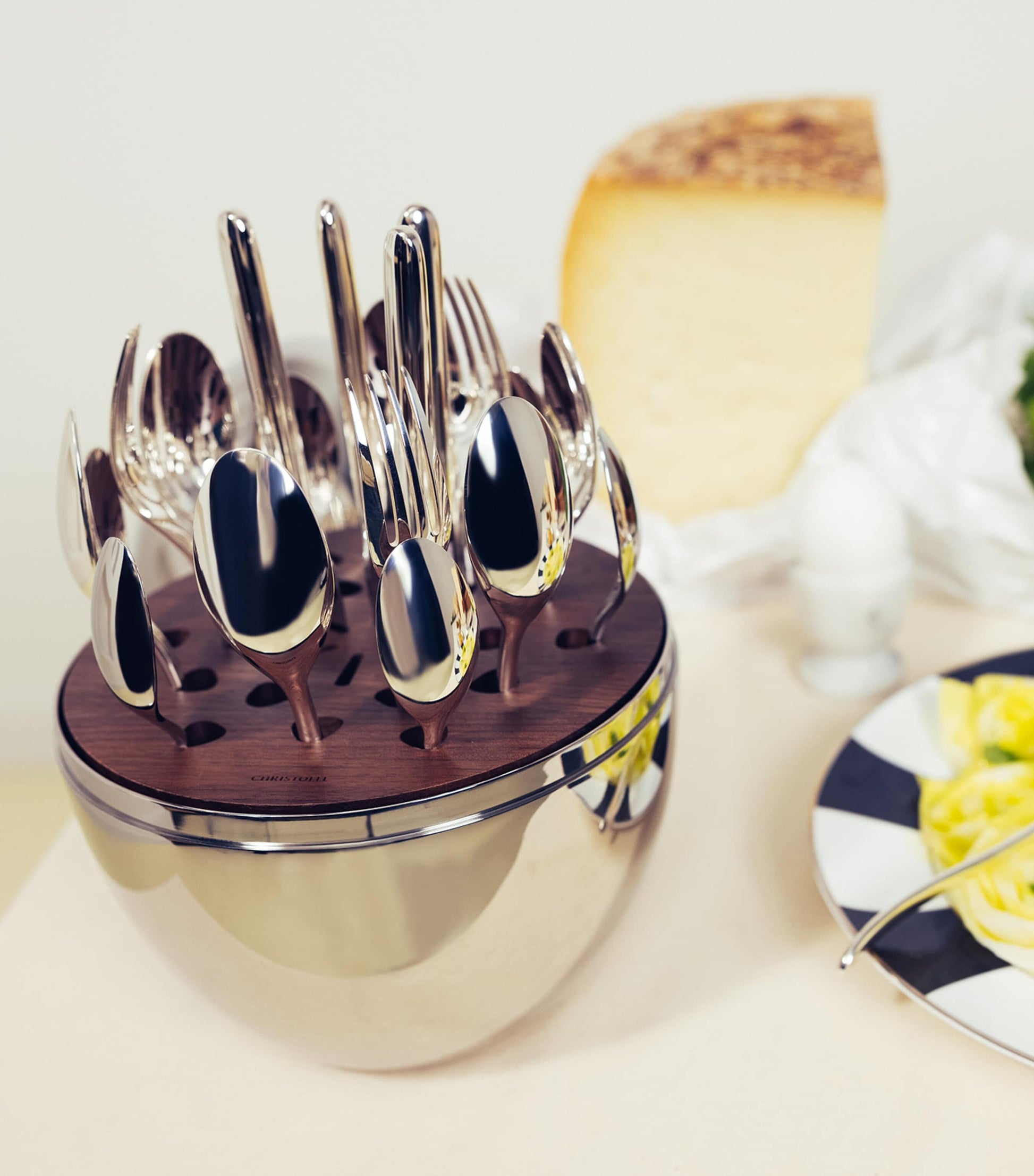 Mood Easy 24-Piece Canteen