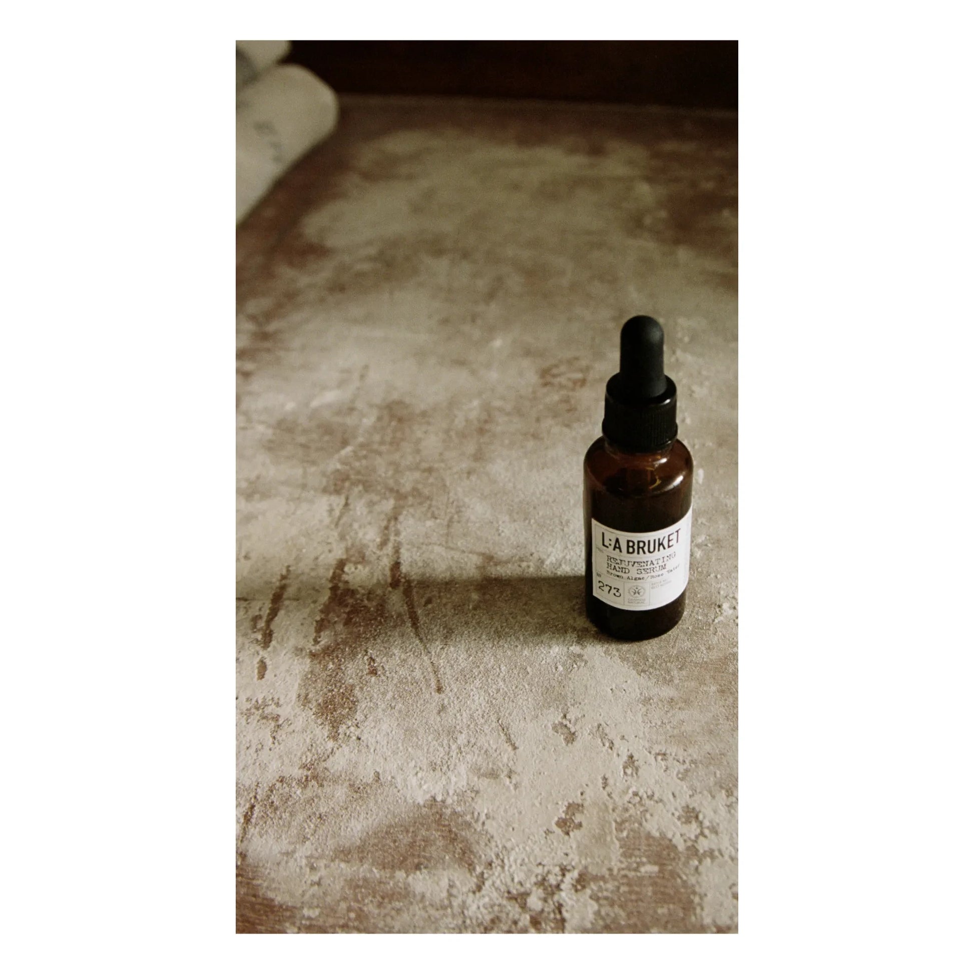 L:A BRUKET - Rejuvenating Hand Serum - 30 ml