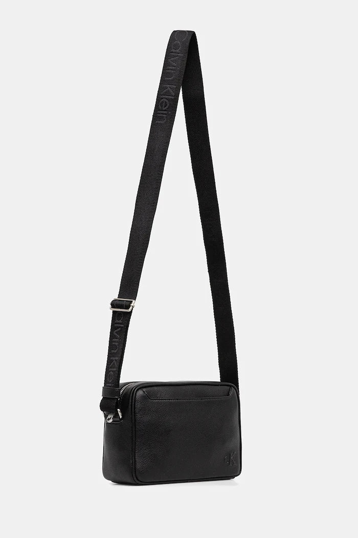 Calvin Klein erkek suni deri omuz çantası