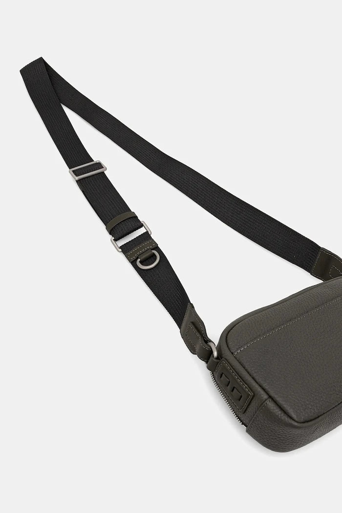 Tommy Hilfiger Deri Omuz Çantası