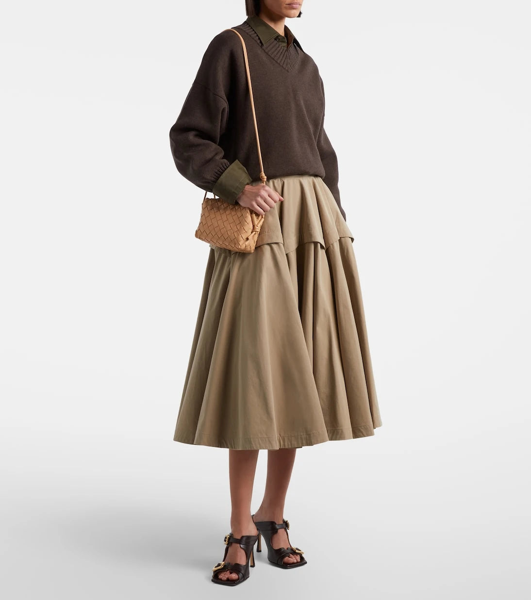 Bottega Veneta - حقيبة كاميرا Loop Mini من الجلد