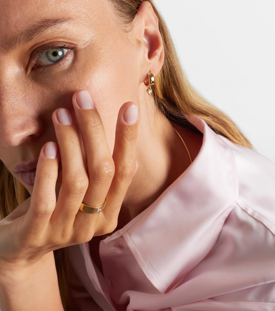 Roxanne First - 14kt gold ring with diamonds