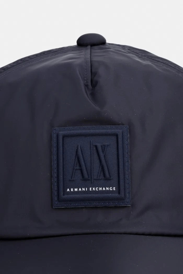 Armani Exchange erkek vizörlü şapka