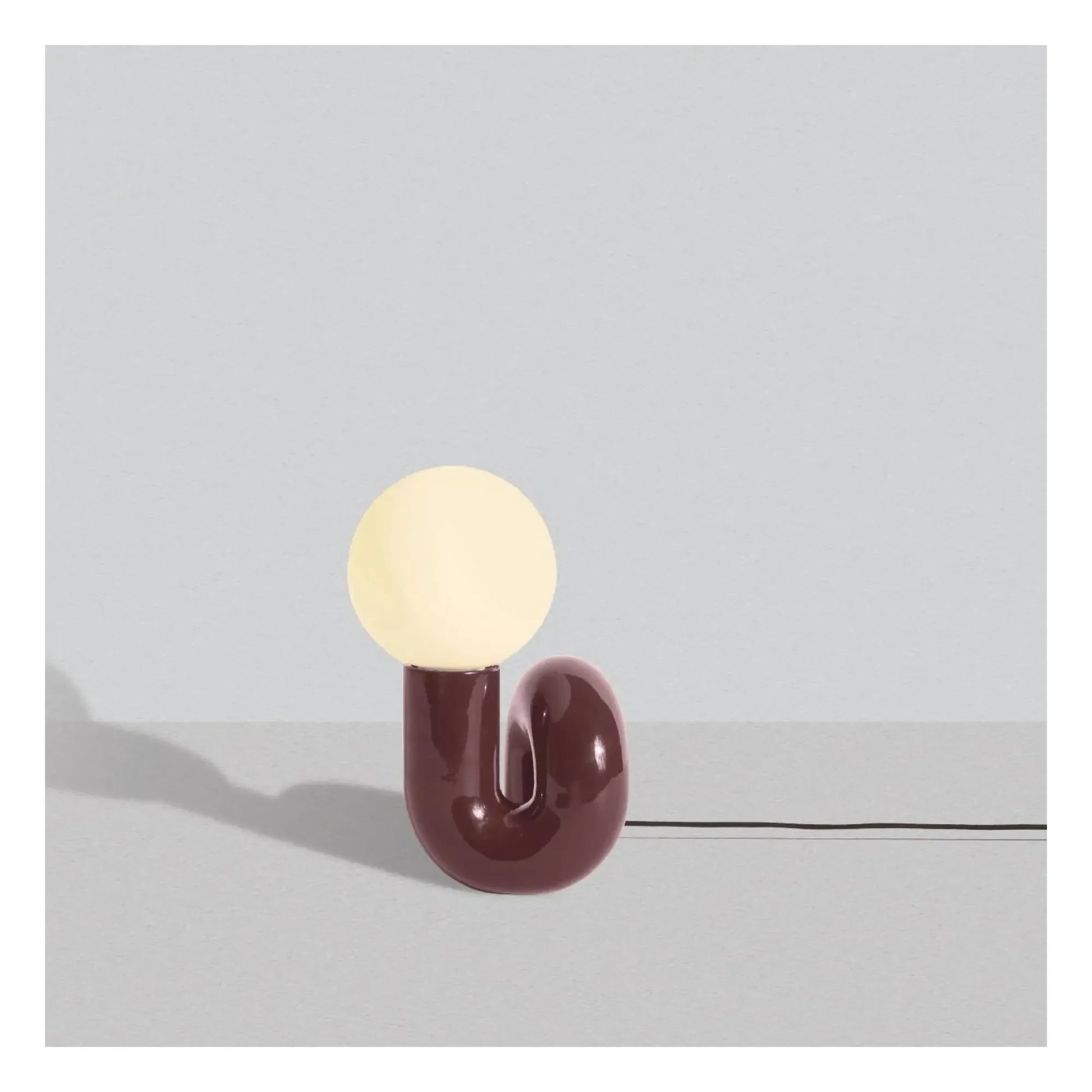 Petite friture - Neotenic table lamp | Cherry red