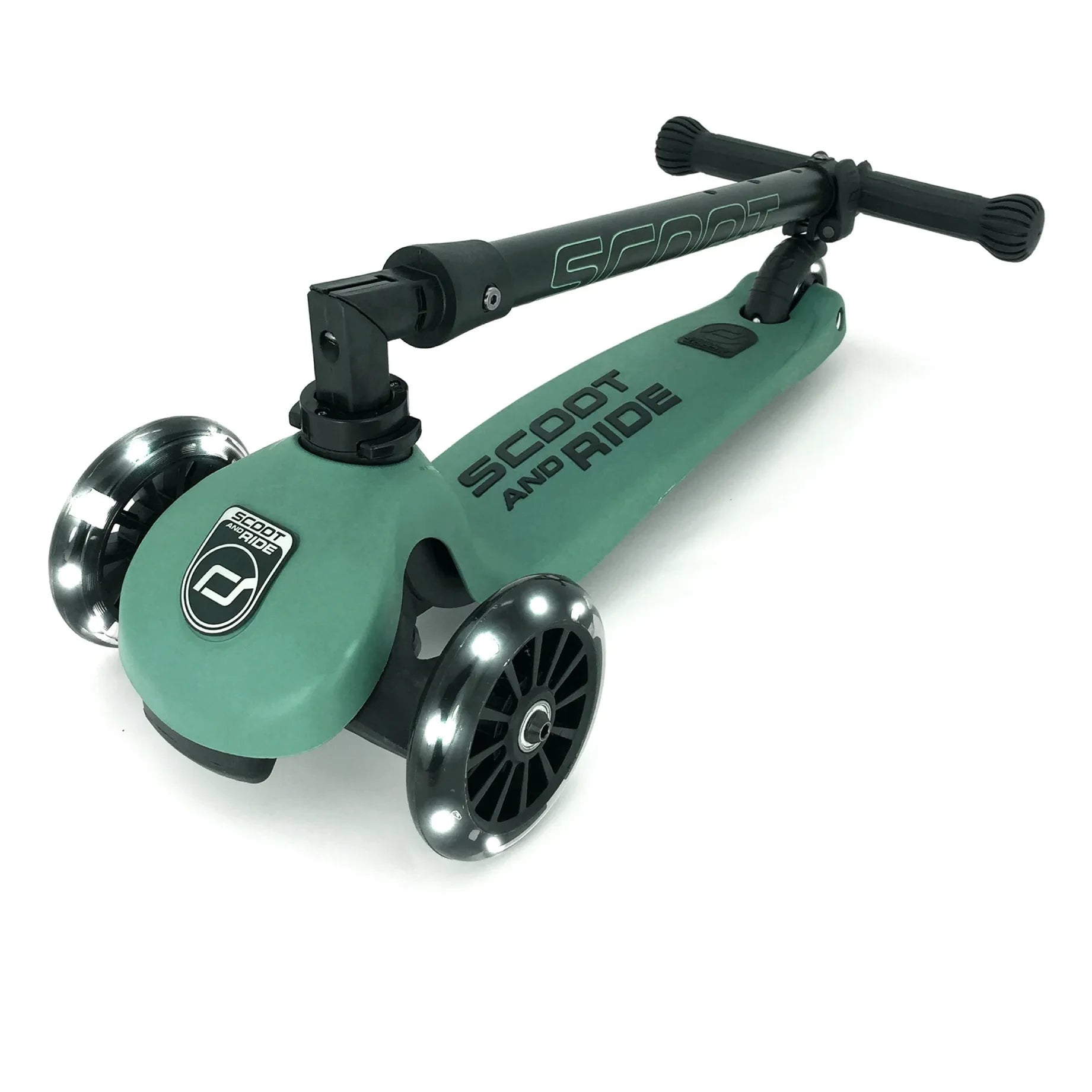 Scoot & Ride - Highwaykick 3 LED Scooter | Chrome green
