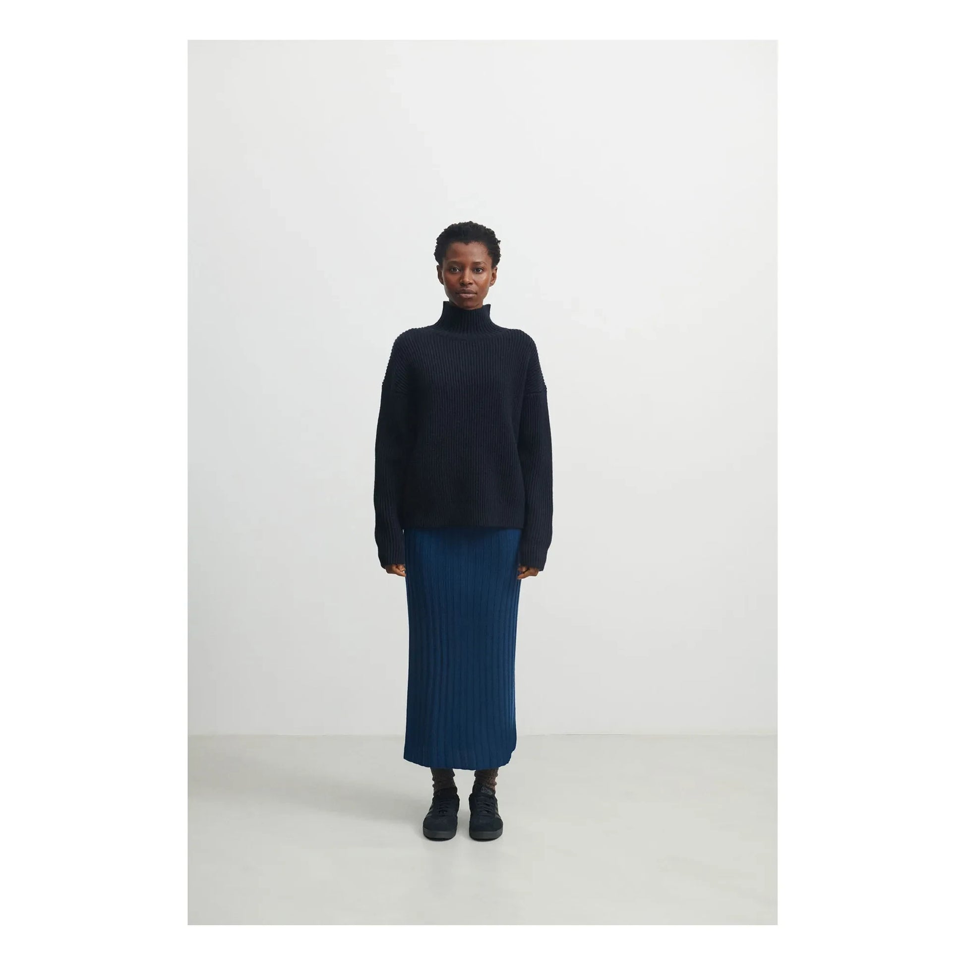 FUB - Raw Laine Sweater - Women's Collection | Navy blue