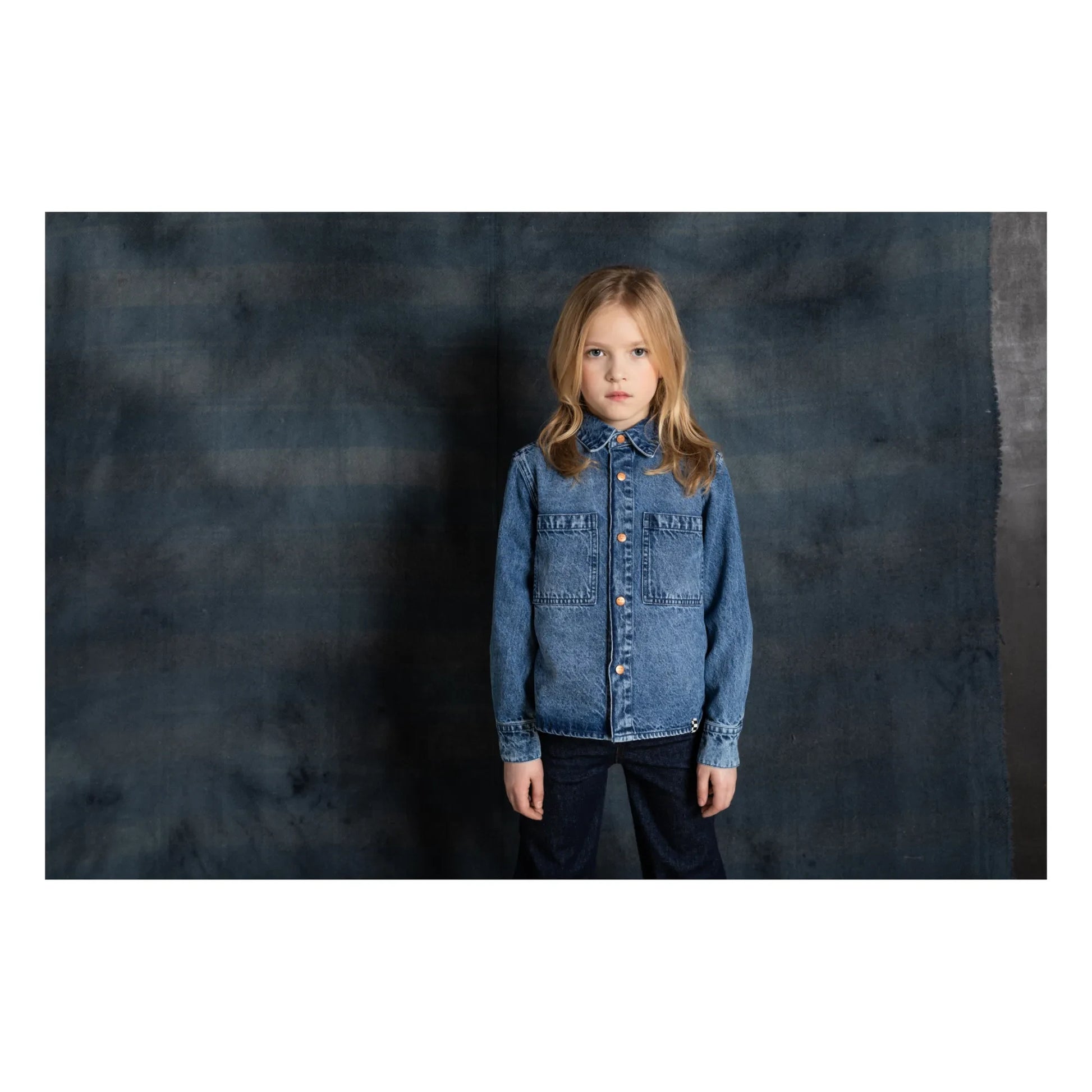 Finger in the nose - Enara shirt | Blue