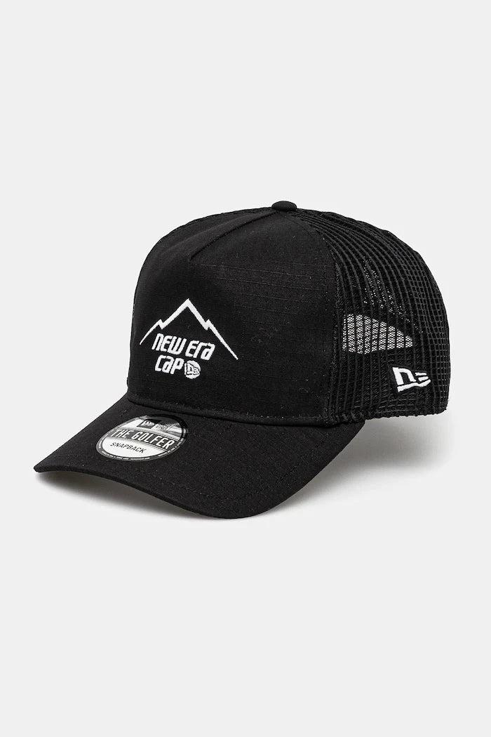 Памучна шапка с козирка New Era