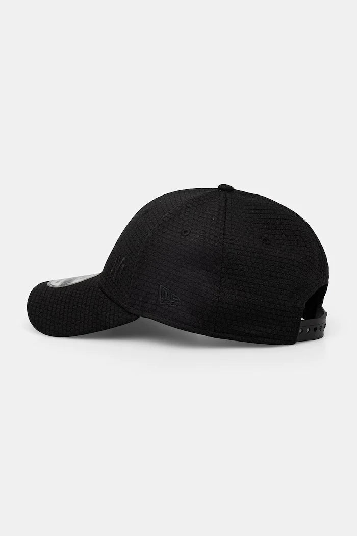 Шапка с козирка New Era FLAWLESS MESH 9FORTY®