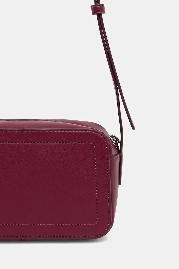 Calvin Klein kadın suni deri çapraz çanta